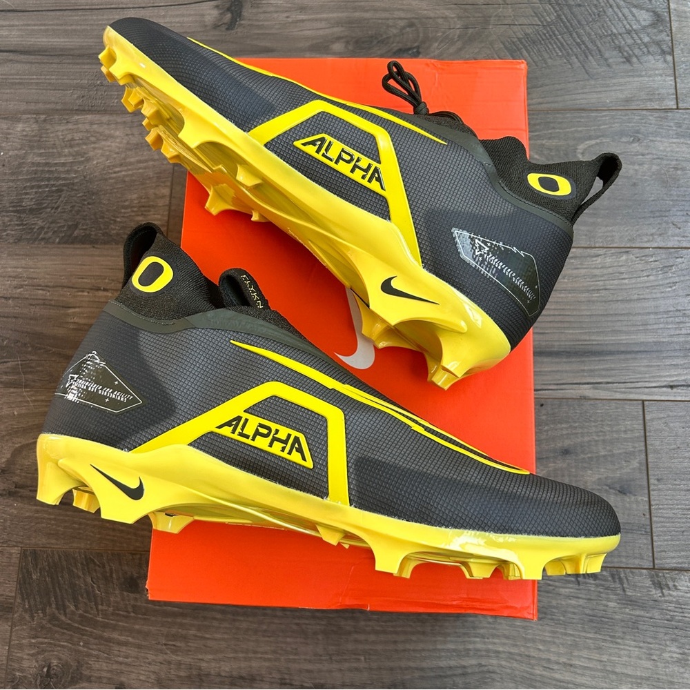 Nike Oregon Ducks PE Football Cleats Men’s 14W NEW